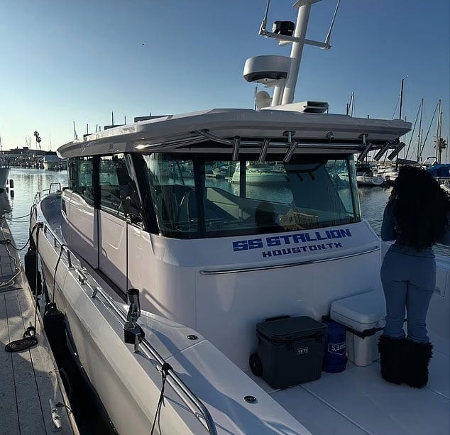 Klay Thompson pulls off bold, unexpected gesture for Megan Thee Stallion